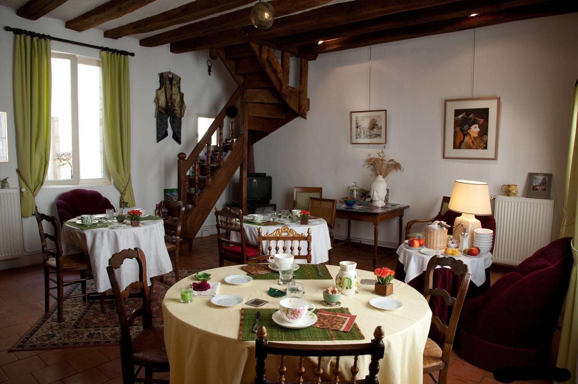 La Demeure Saint-Ours Bed & Breakfast Loches Exterior photo